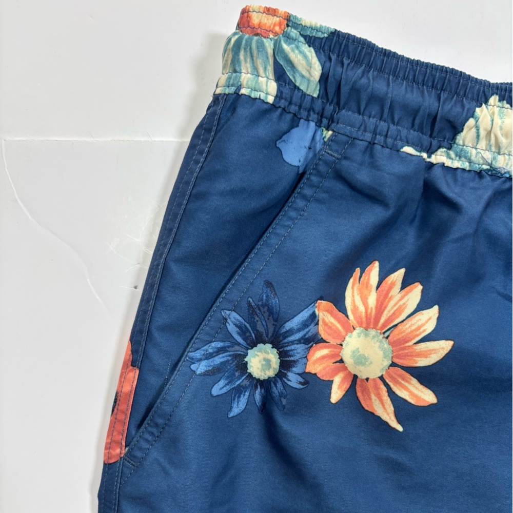 American Eagle 4.5” Blue Floral Swim Trunks Shorts Size L - Picture 11 of 12